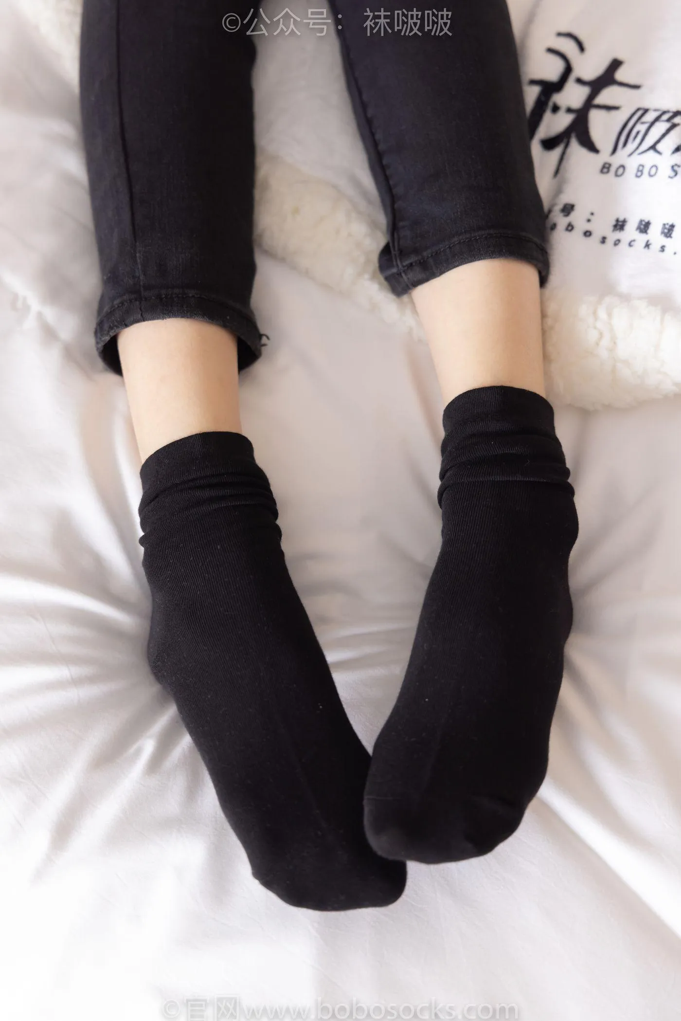 [BoBoSocks袜啵啵]NO.055 稚予-斯凯奇运动鞋、白棉袜、黑棉袜 [139P]插图1
